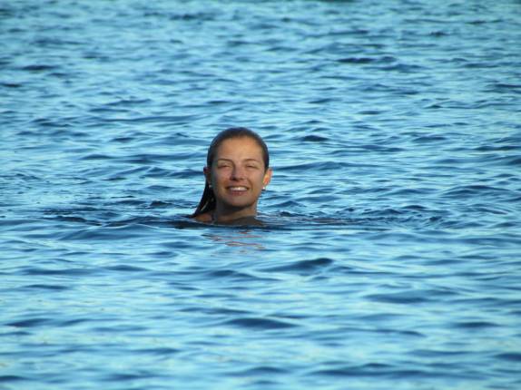 refrescando-se no lago em Lakeville, estado de Connecticut, nos Estados Unidos
